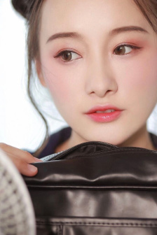 女子跳舞坠楼事件现新疑点