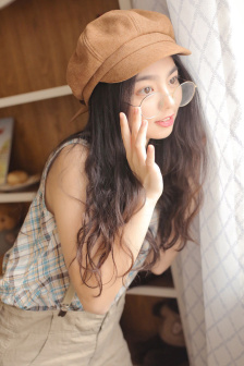 女生内裤卡进缝感觉